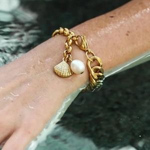 NEW 18K yellow gold Cuban chain freshwater pearl  seashell bracelet jewelry B15A